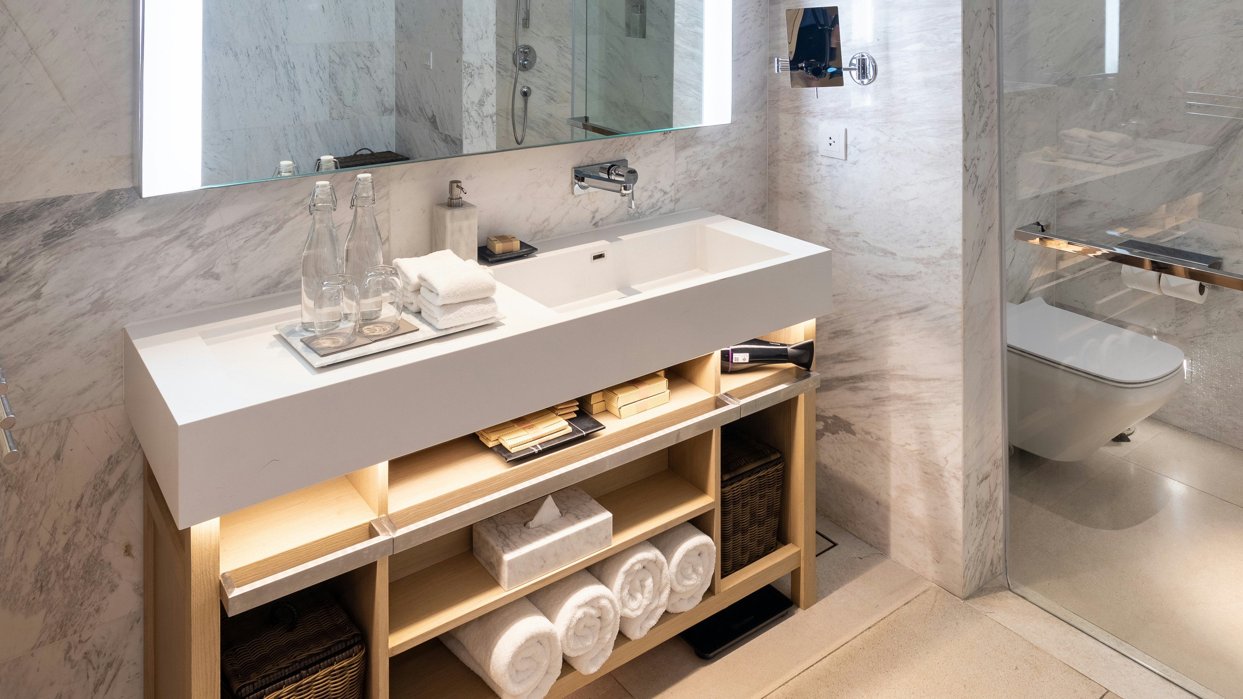 Azure Family Suite - Bathroom