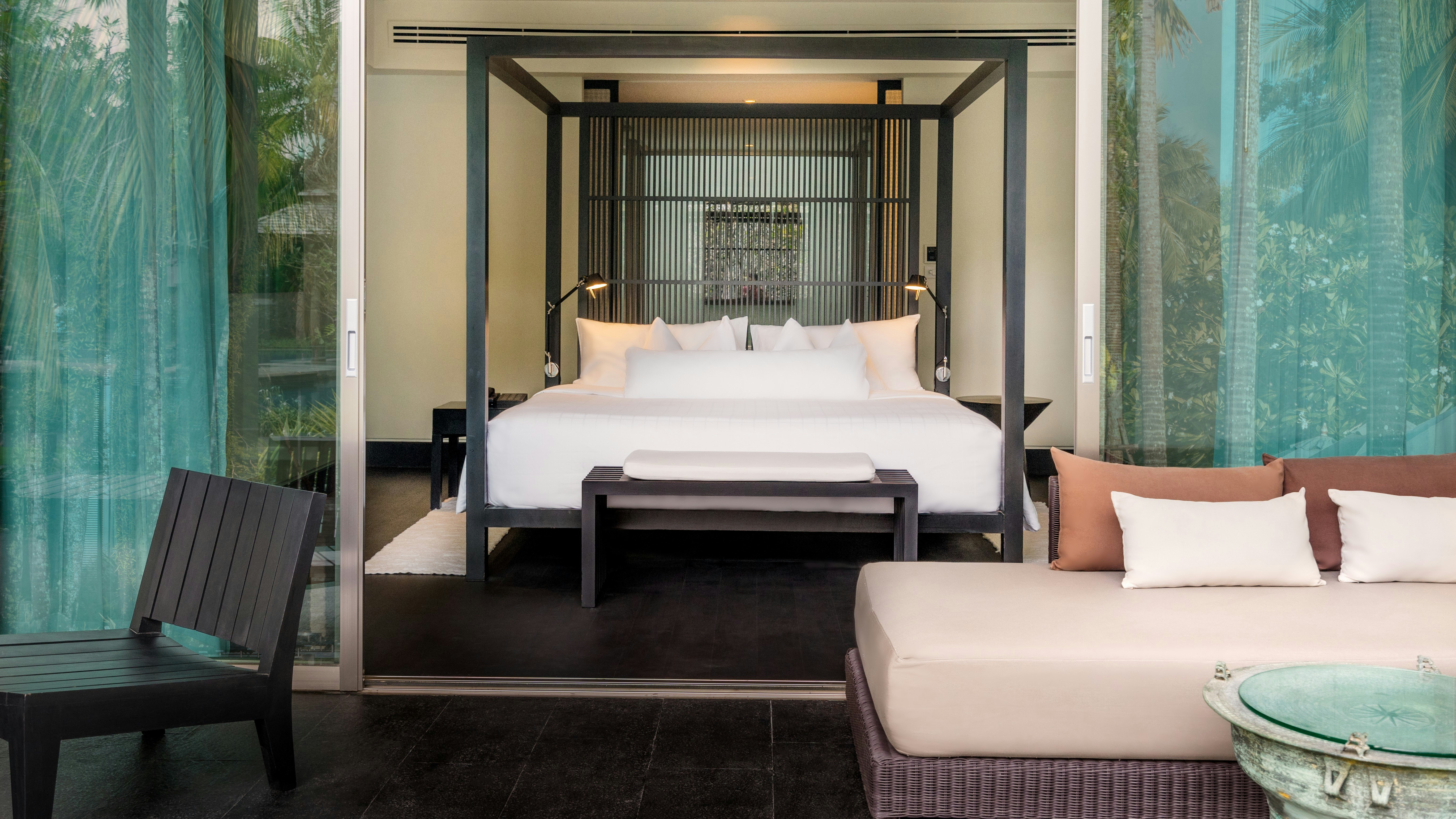 Palm Suite - Bedroom