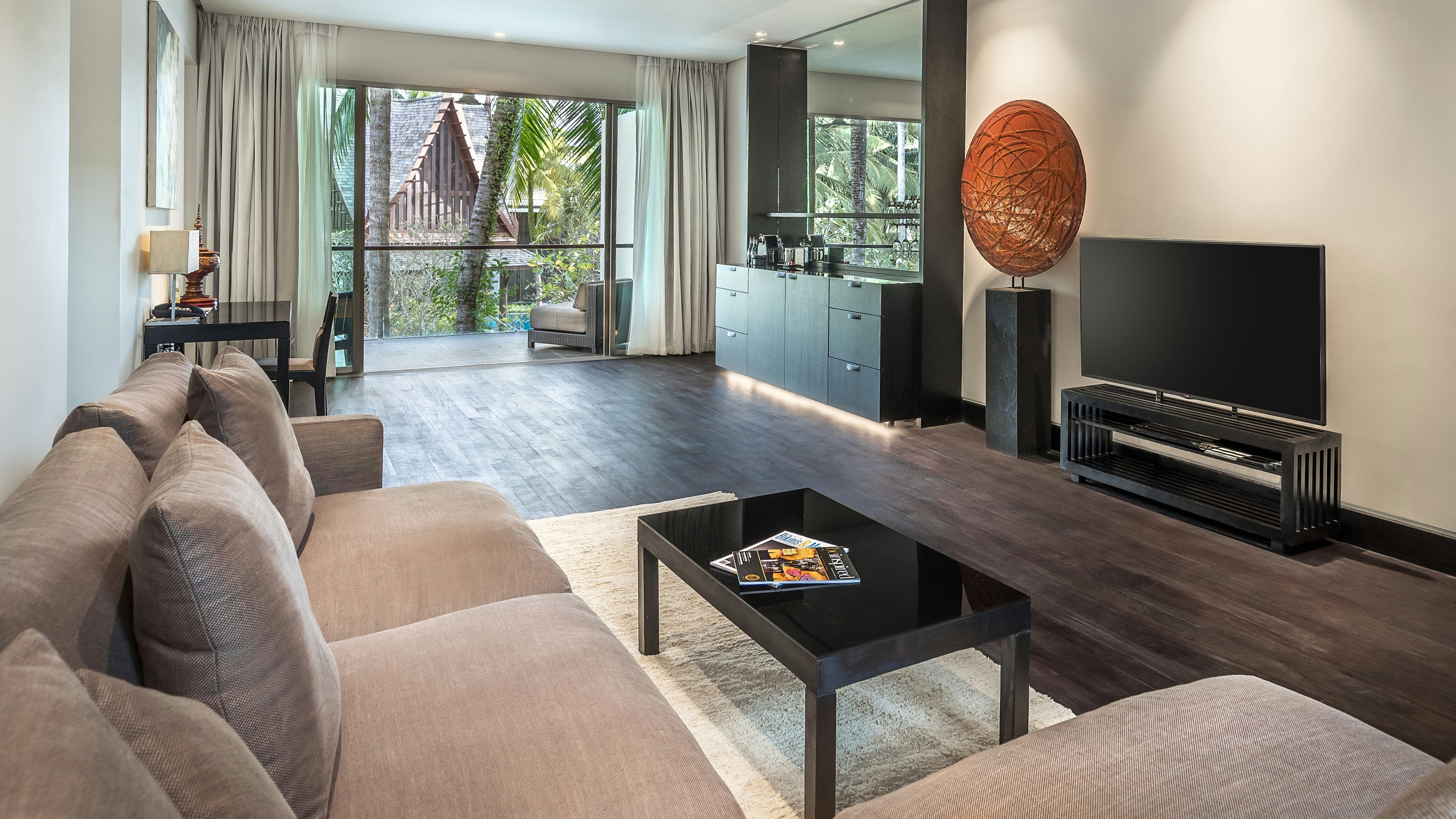 Palm Suite - Living Area