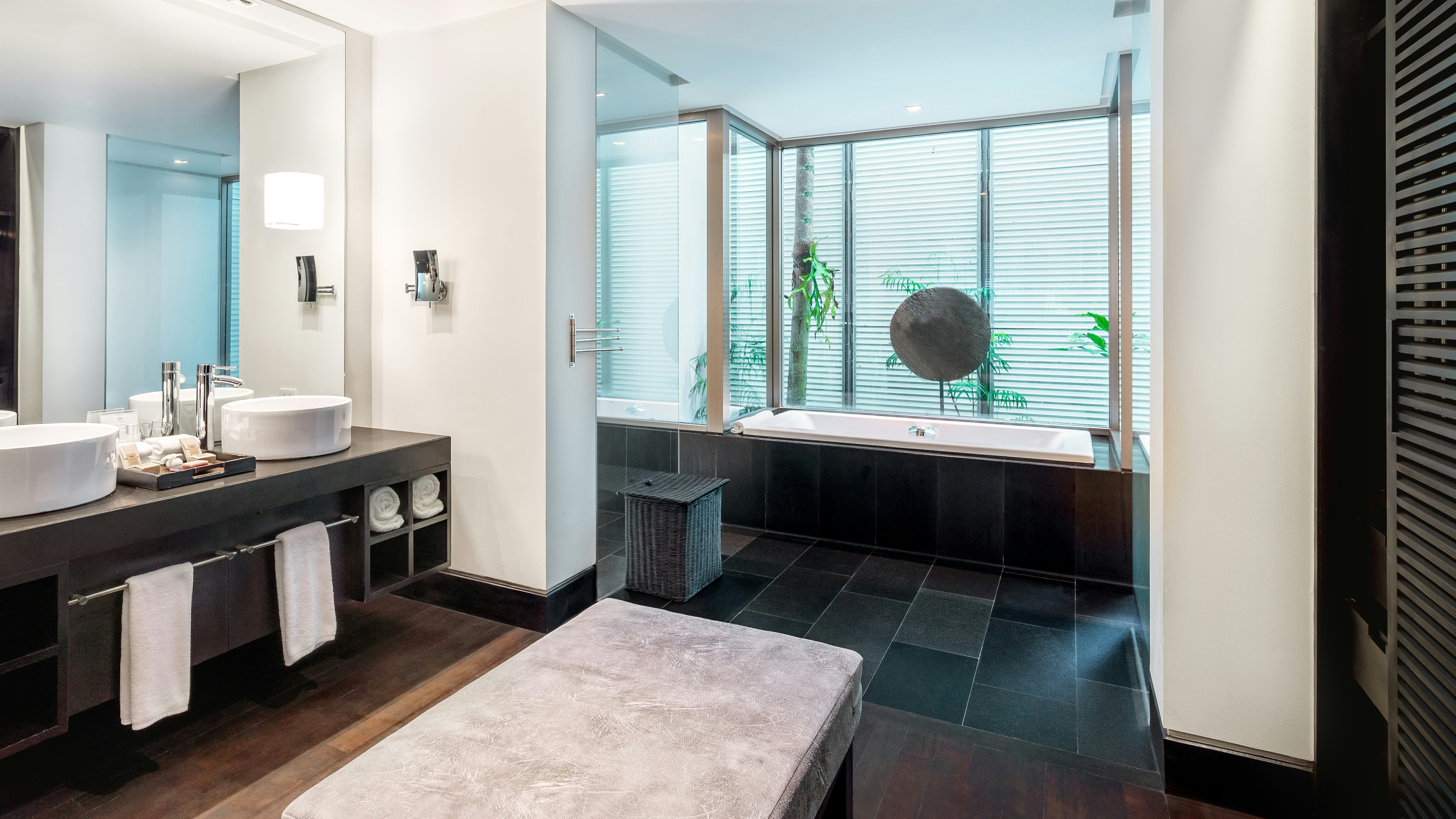 Palm Suite - Bathroom
