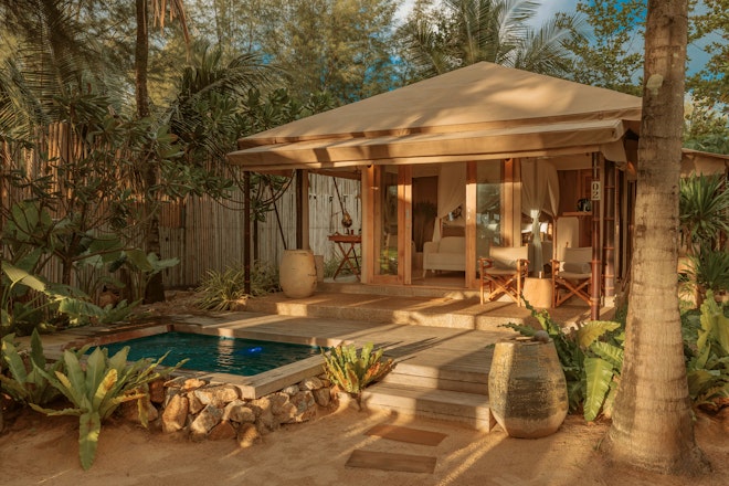 Beach Pool Tent - Exterior