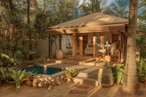 Beach Pool Tent - Exterior