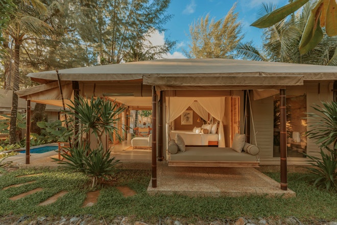 Beach Pool Tent - Exterior