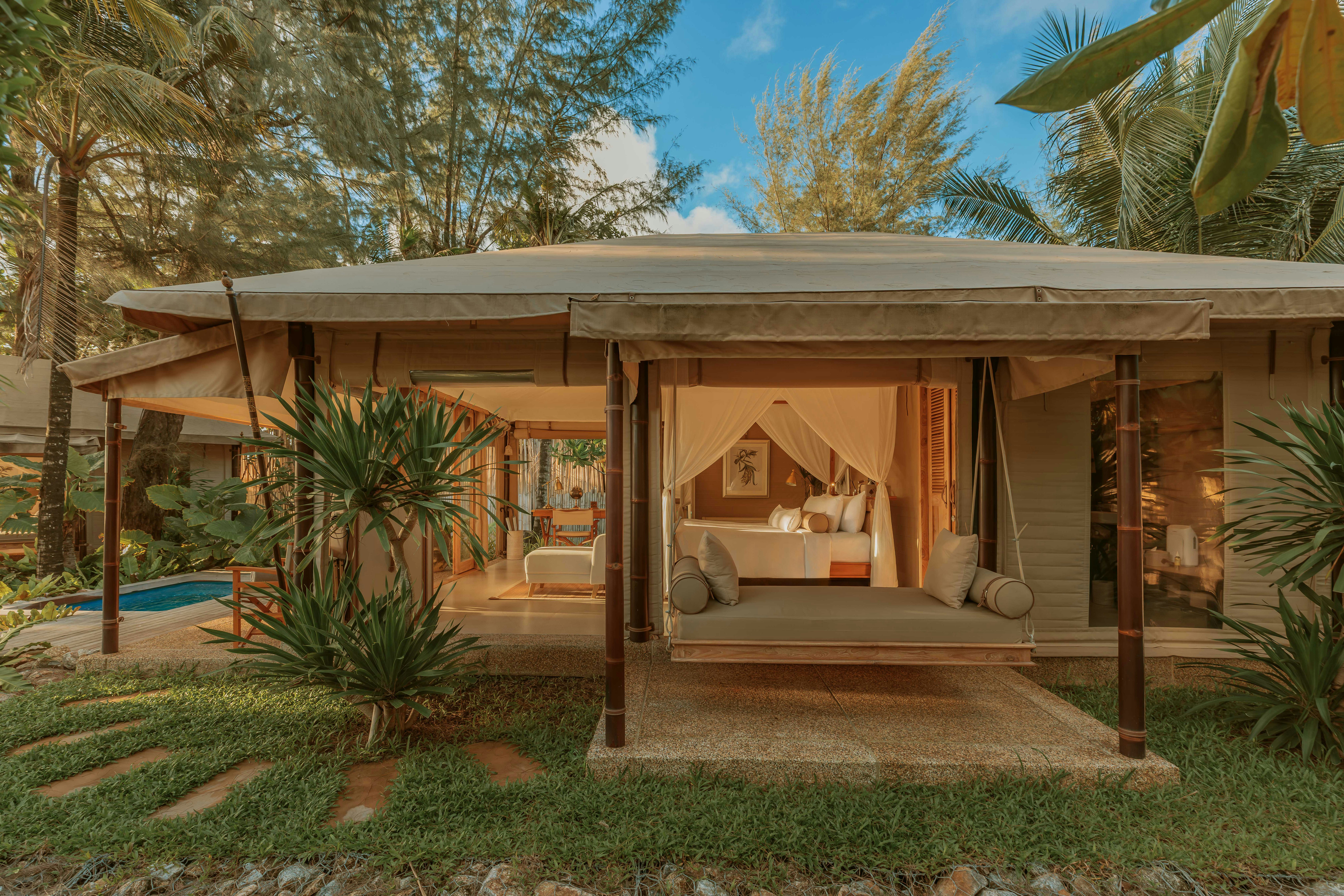 Beach Pool Tent - Exterior