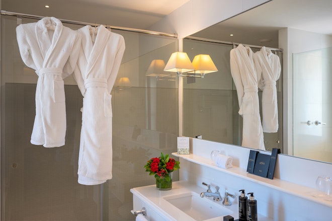 Junior Suite with Terrace - Bathroom