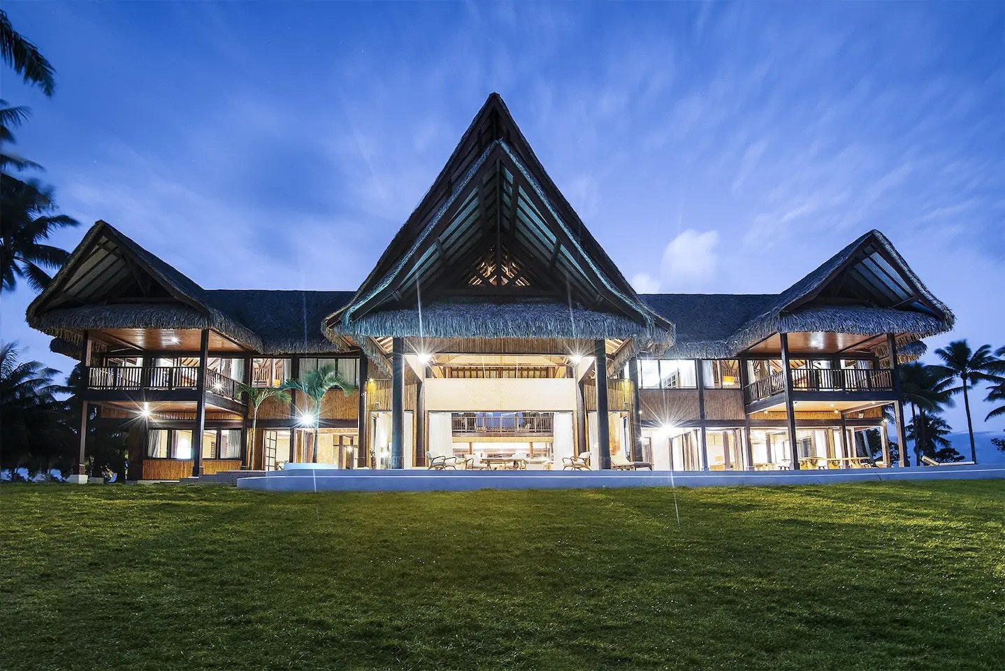 ROYAL POOL BEACH VILLA