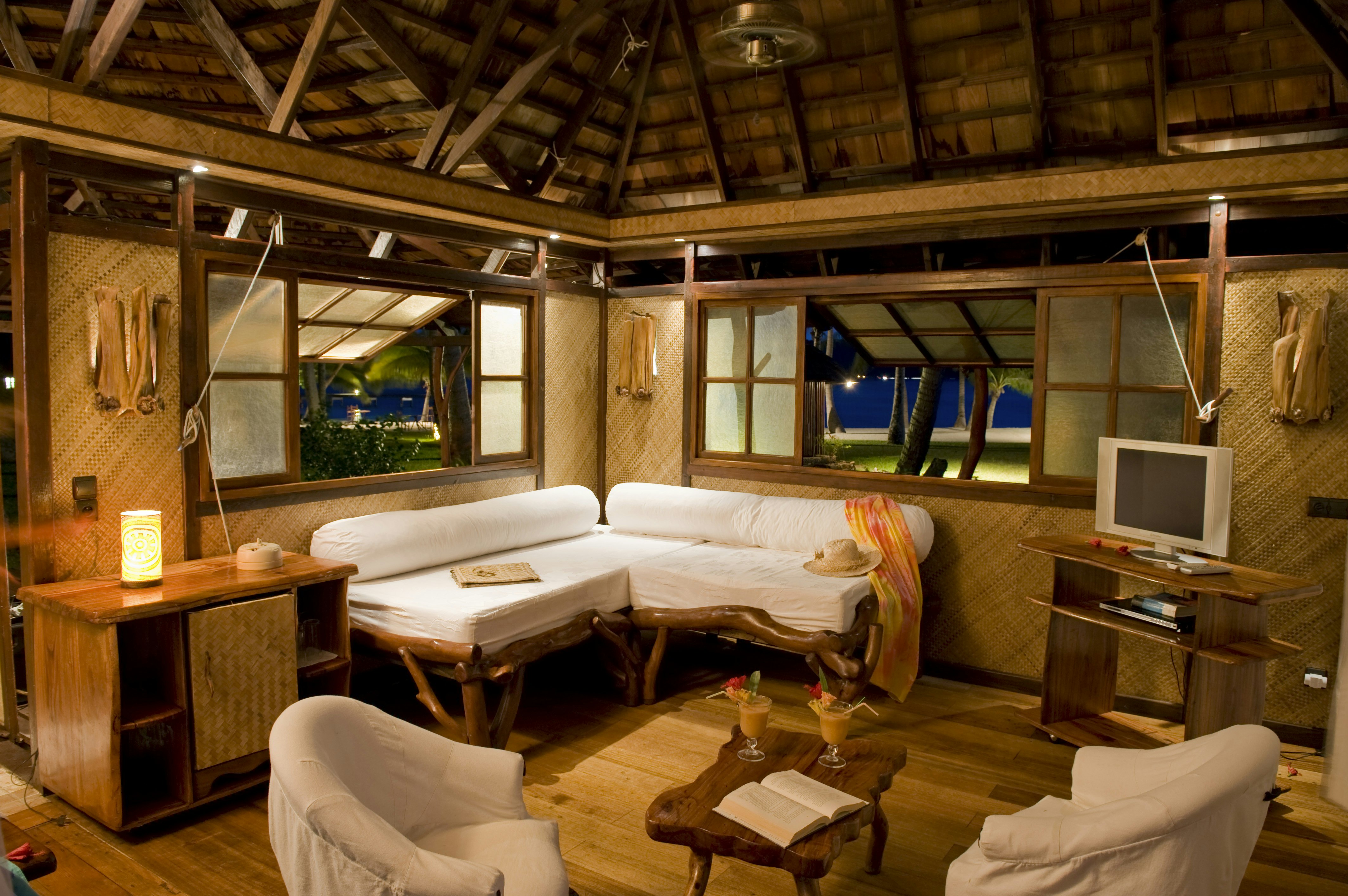 ROYAL POOL BEACH VILLA