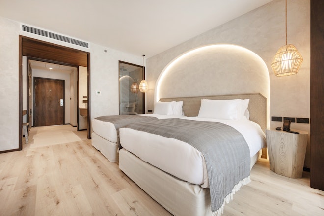Deluxe Sea View - Bedroom