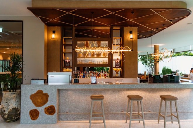 WOODS Kitchen and Bar