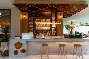 WOODS Kitchen and Bar