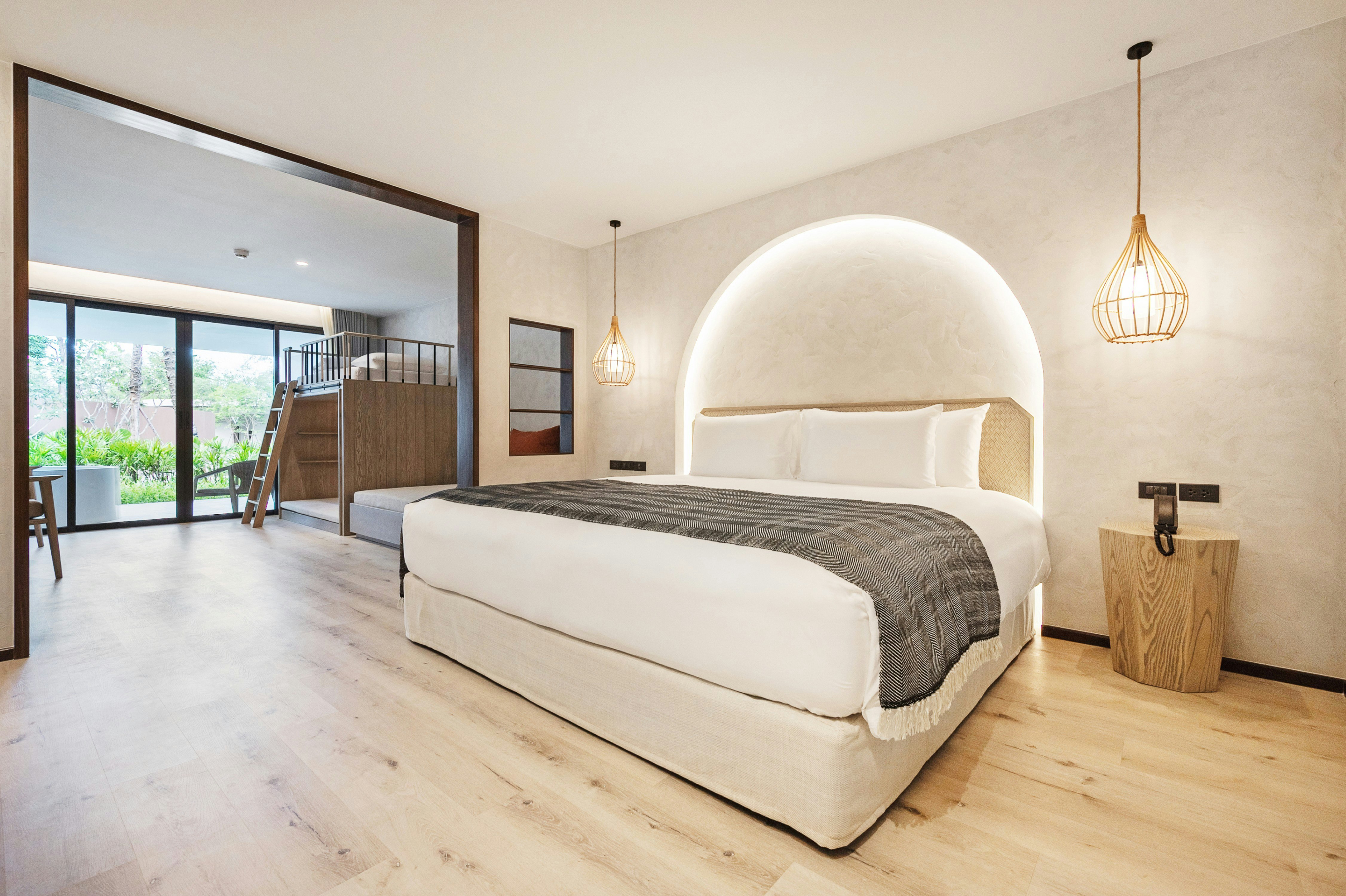 Family Garden View - Bedroom