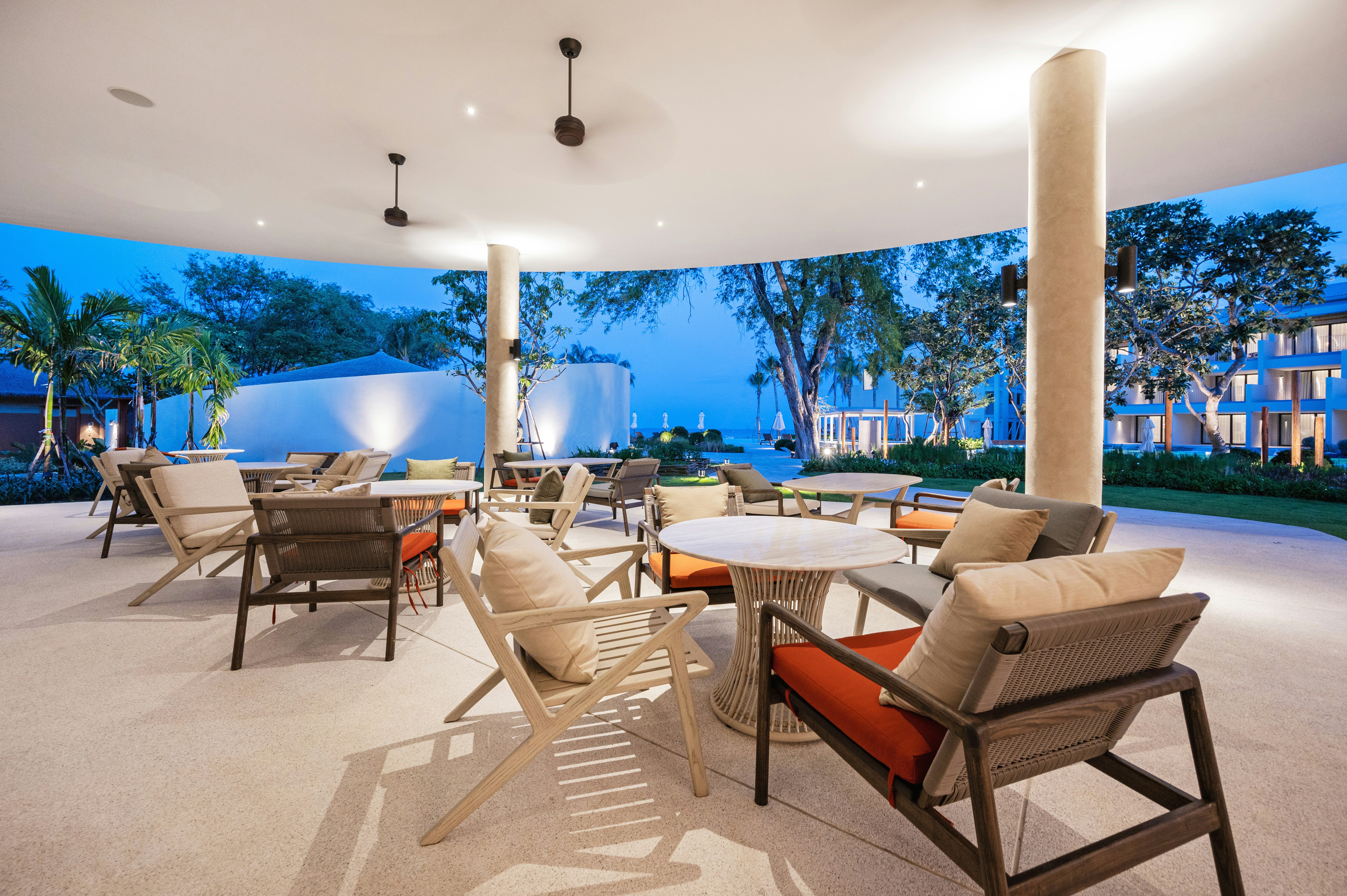 WOODS Kitchen and Bar