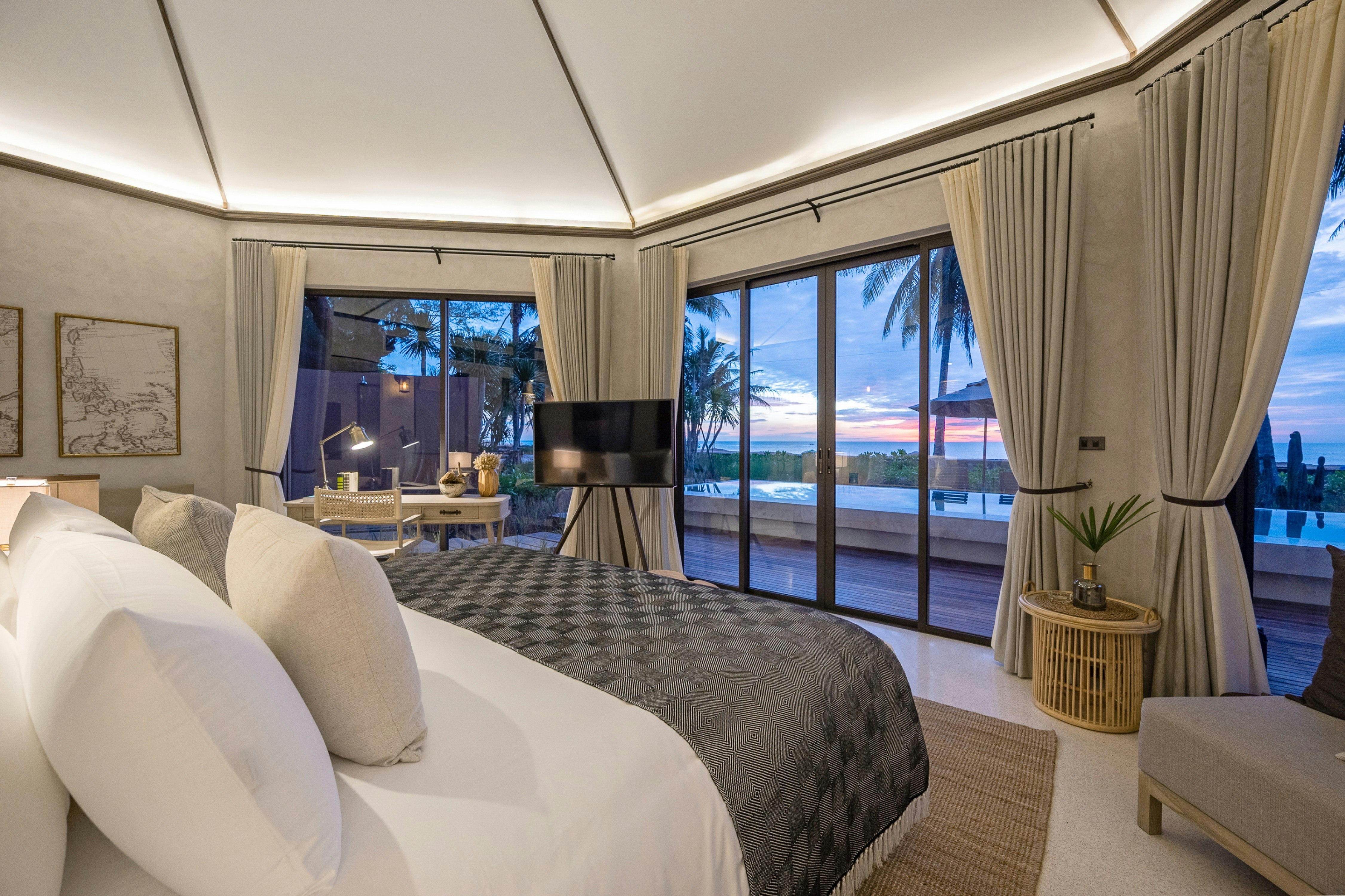 Pool Villa Beachfront - Bedroom