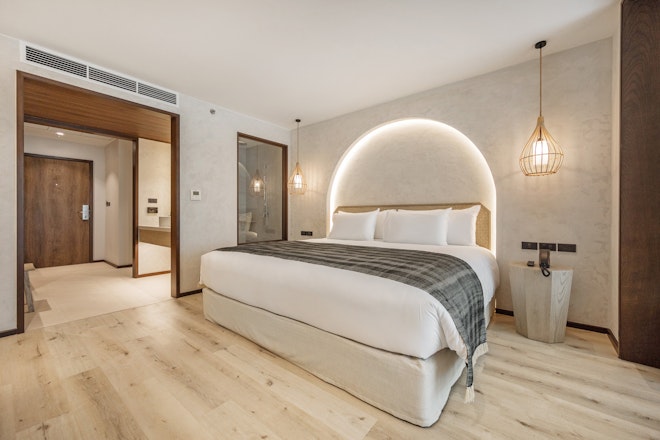 Deluxe Room - Bedroom