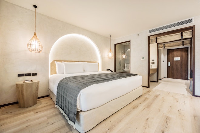 Family Garden View - Bedroom