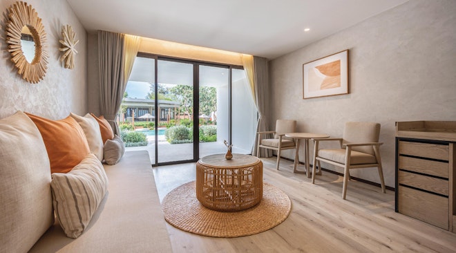 Mini Suite Pool Access