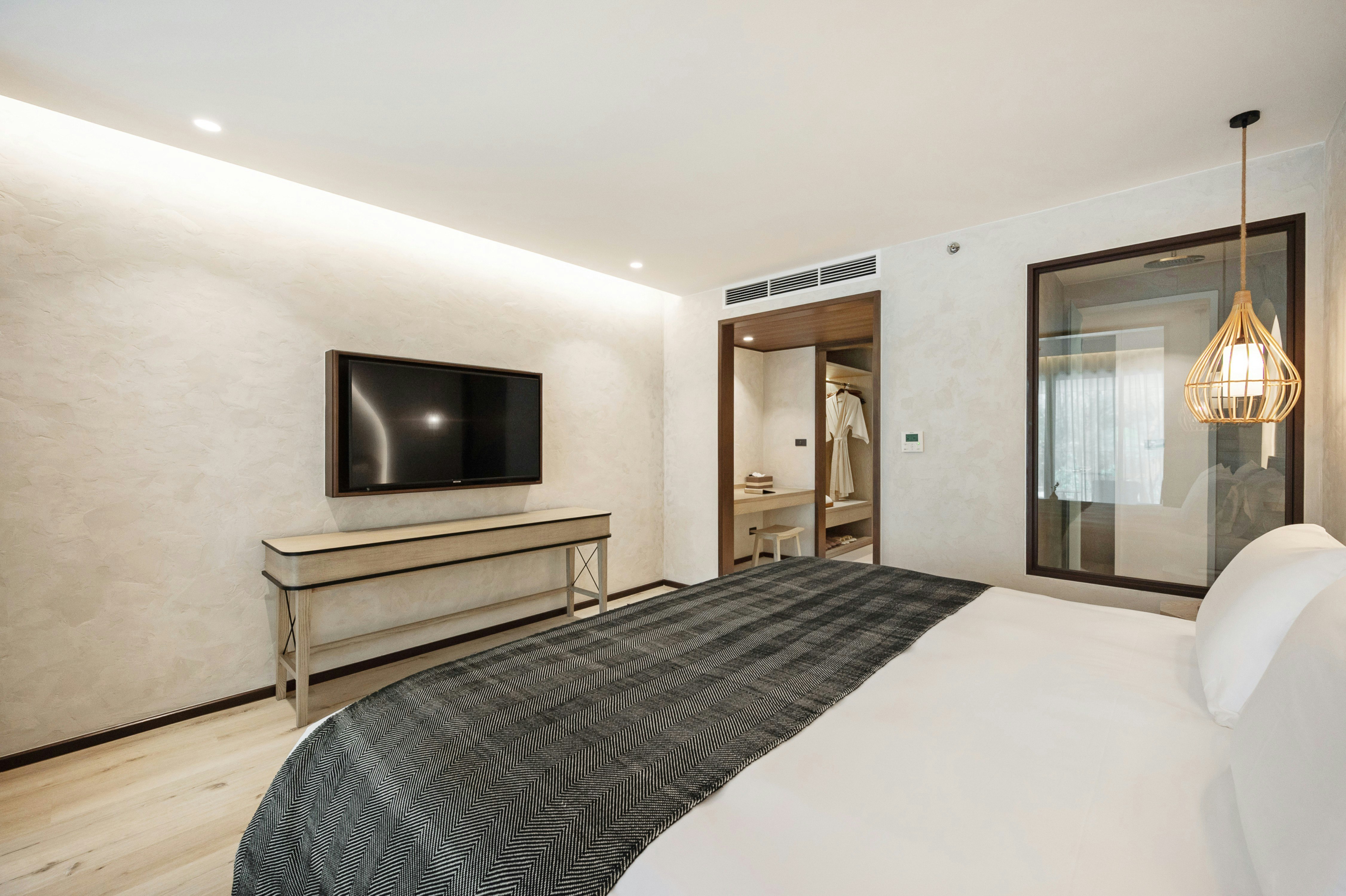 Deluxe Room - Bedroom