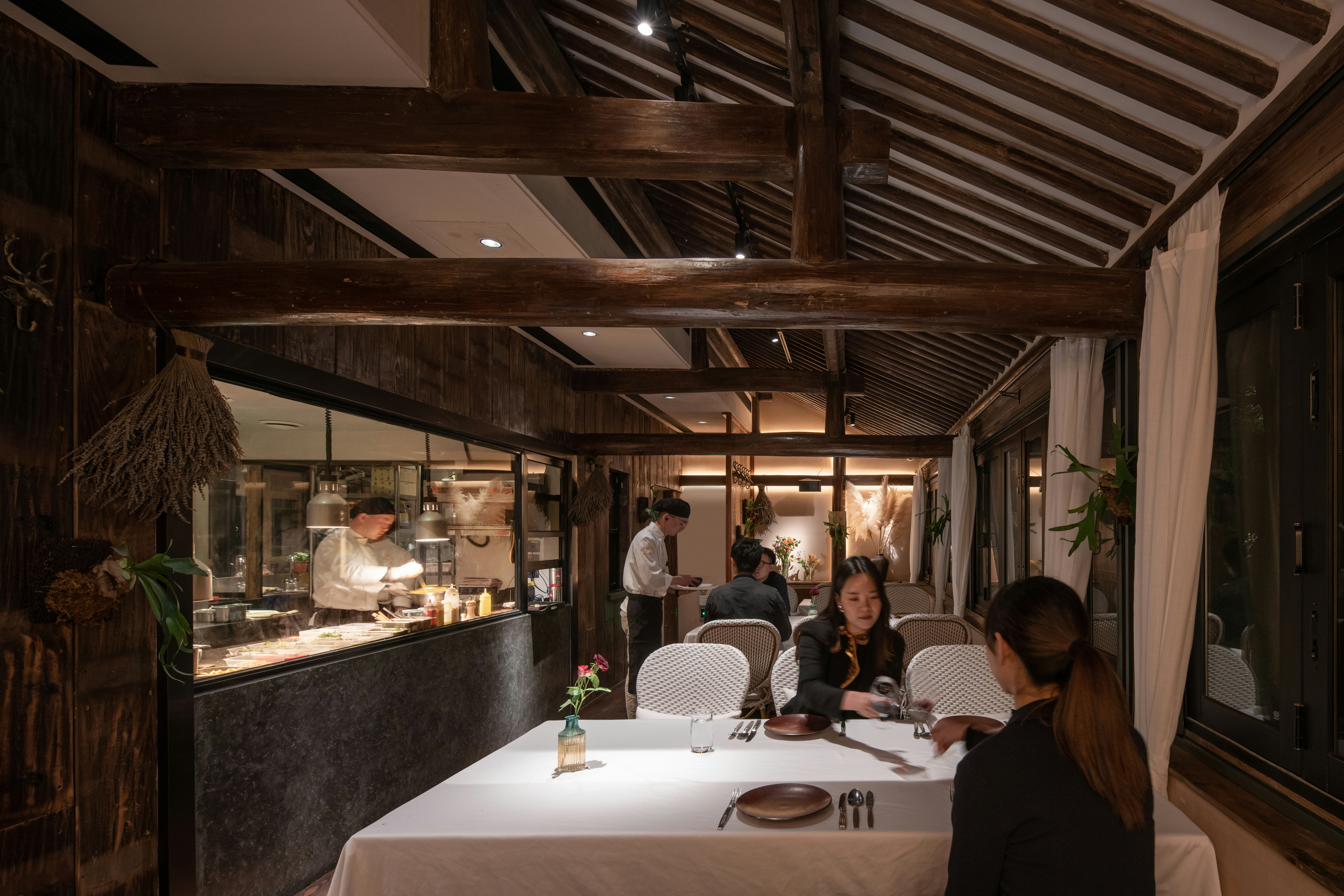 SHIJIU Gastro Lounge The Second Floor