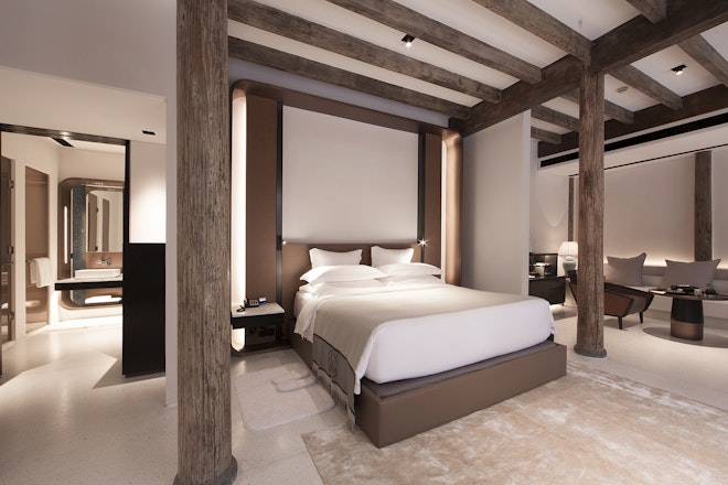 Executive Courtyard Bedroom