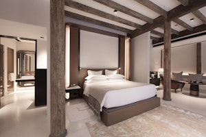 Executive Courtyard Bedroom