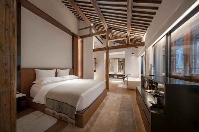 Elegant Garden View Room