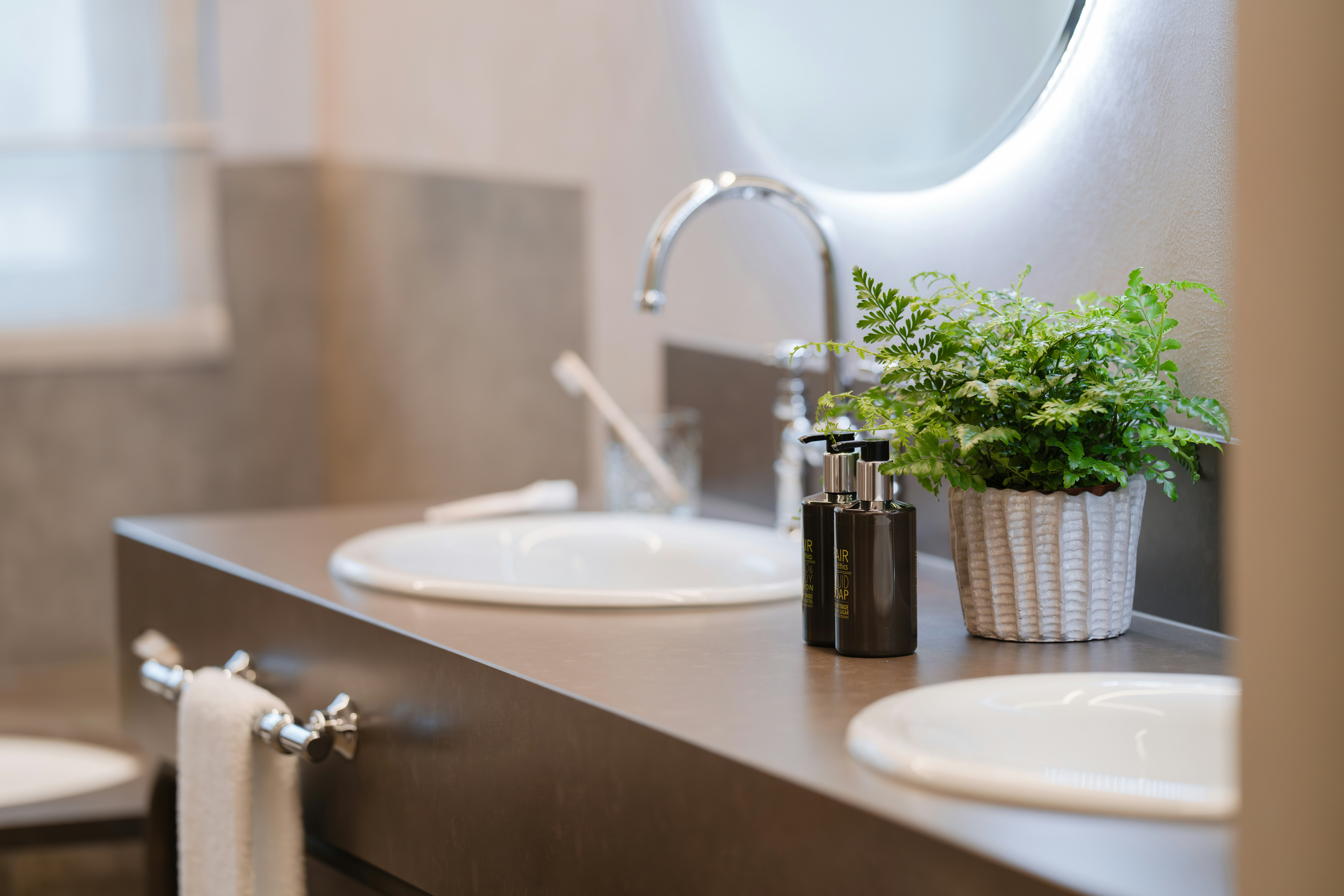 Panorma Junior Suite - Bathroom Details