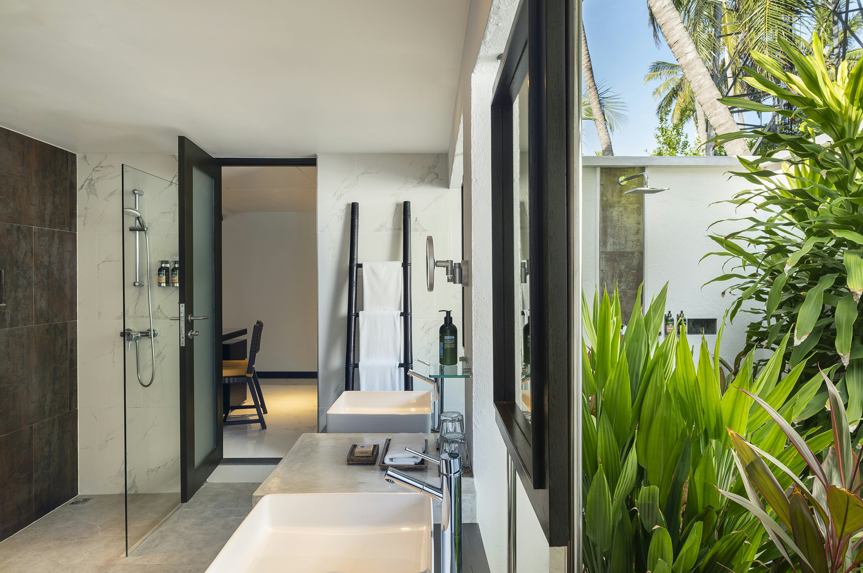 Deluxe Villa Bathroom