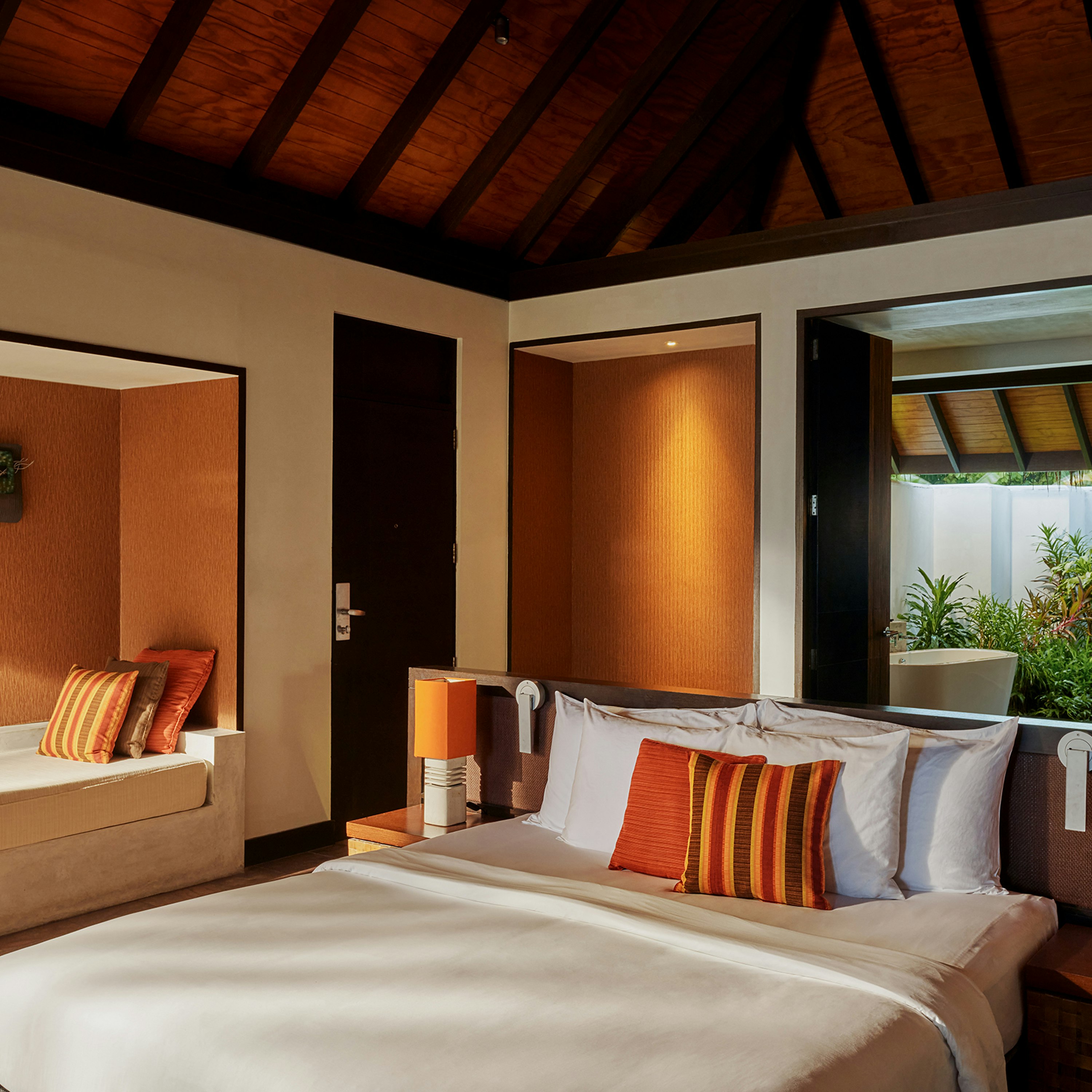 Beach Villa with Pool Bed