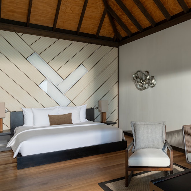 Water Bungalow with Pool - Bedroom