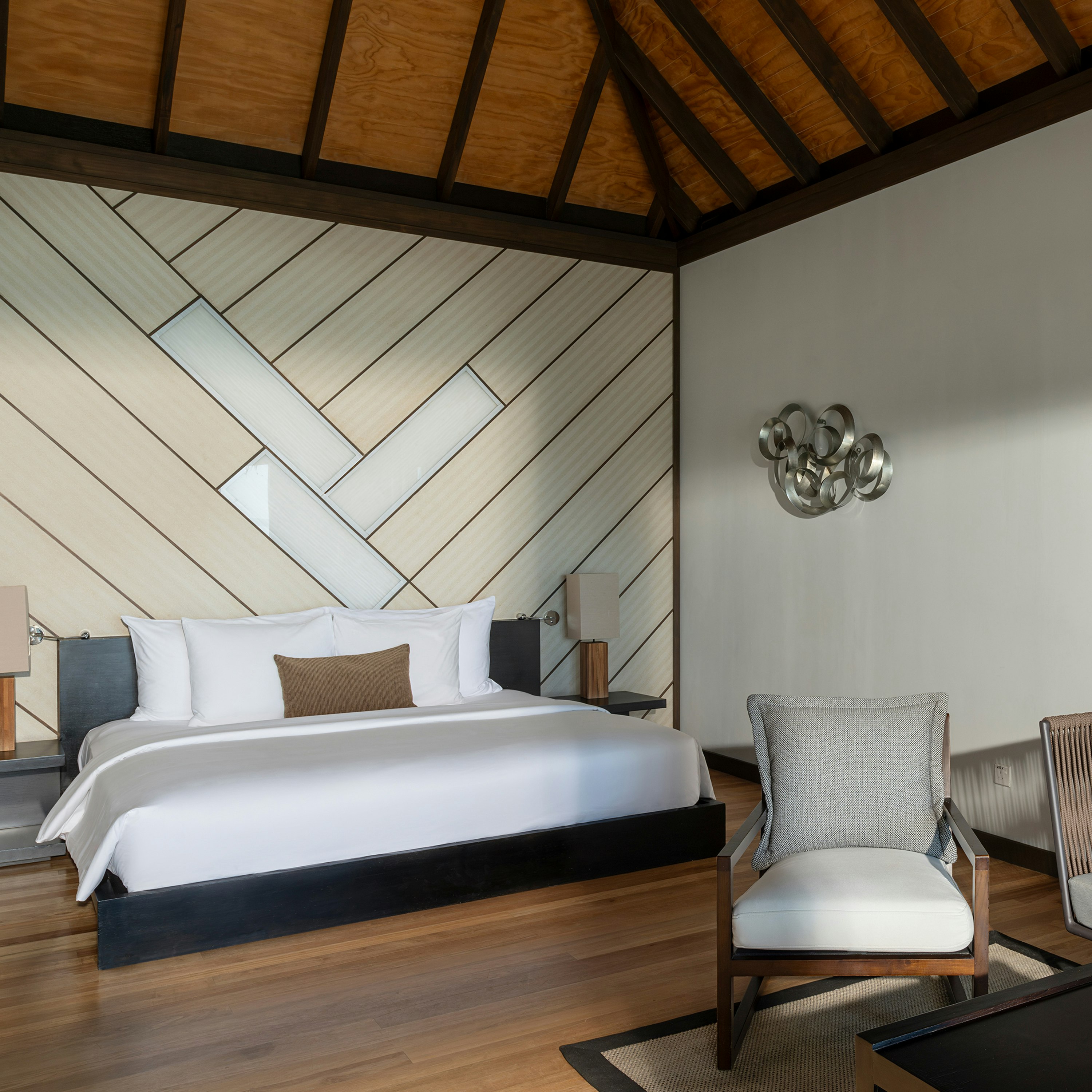 Water Bungalow with Pool - Bedroom