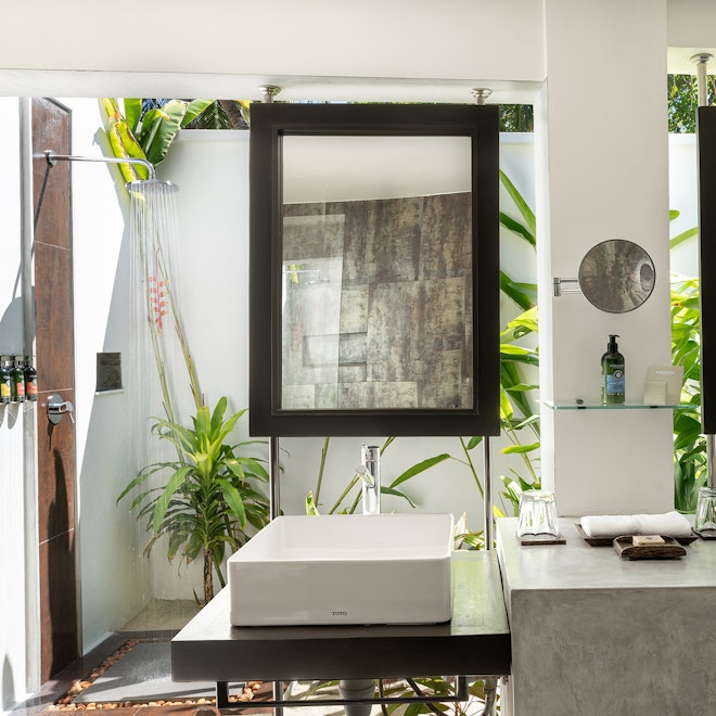 Deluxe Villa Bathroom