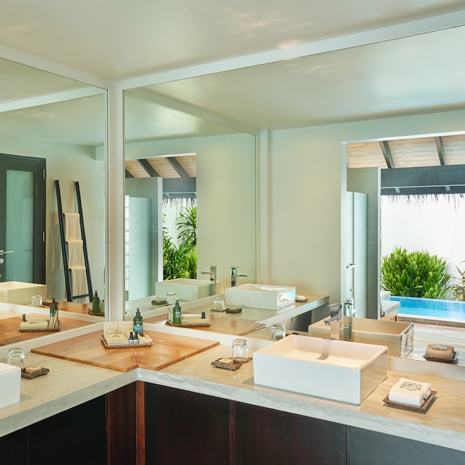 Deluxe Villa with Pool - Bathroom