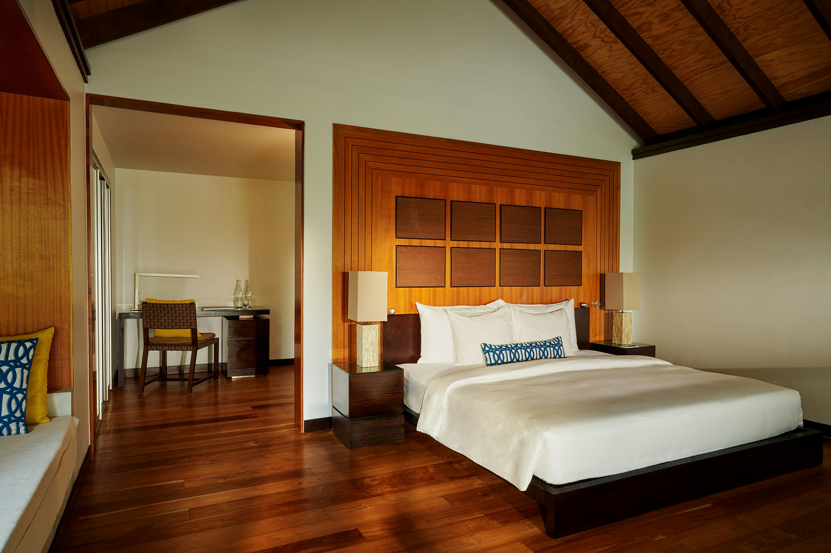 Deluxe Villa with Pool - Bedroom