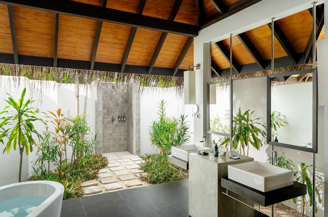 Beach Villa with Pool - Bathroom