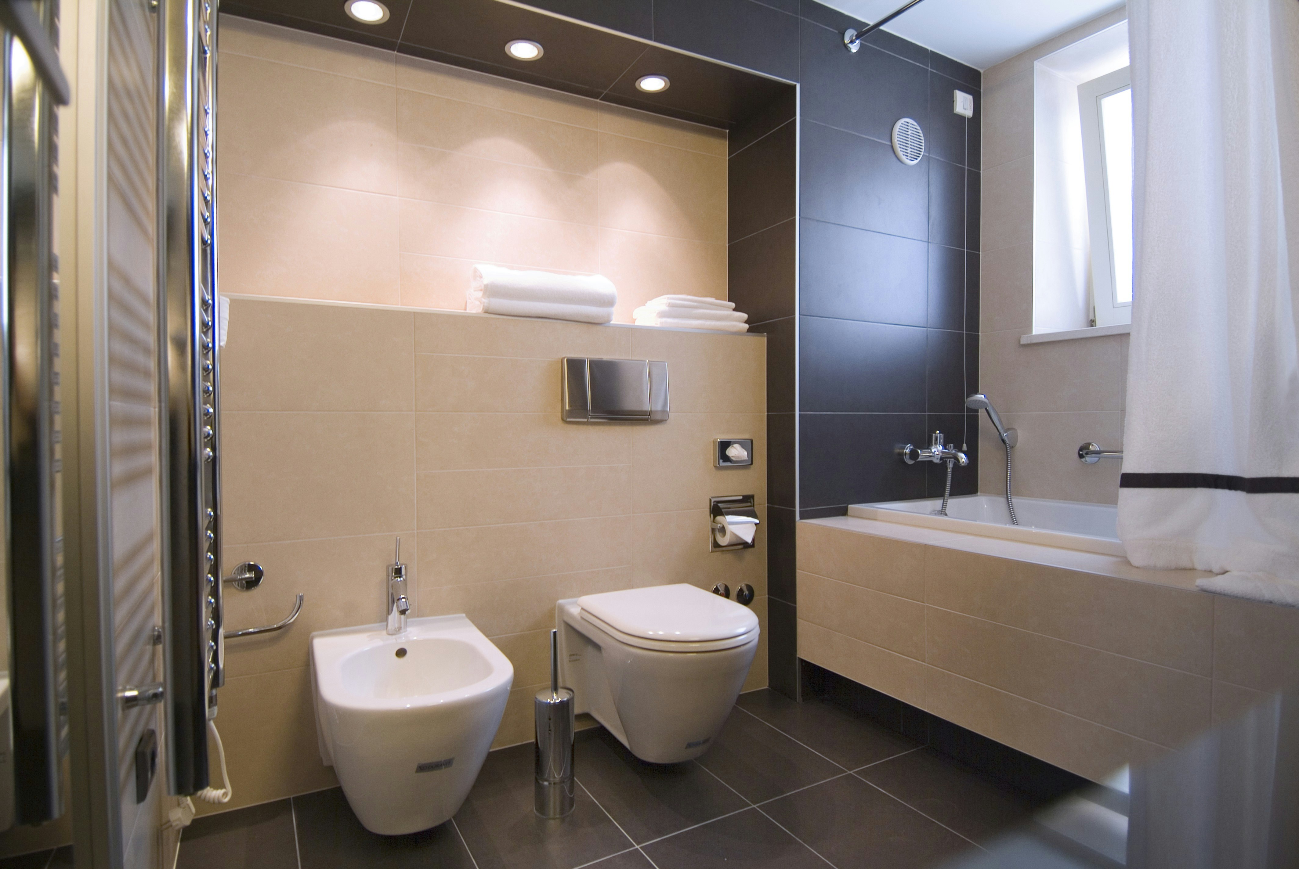 Luxury Suite Bathroom