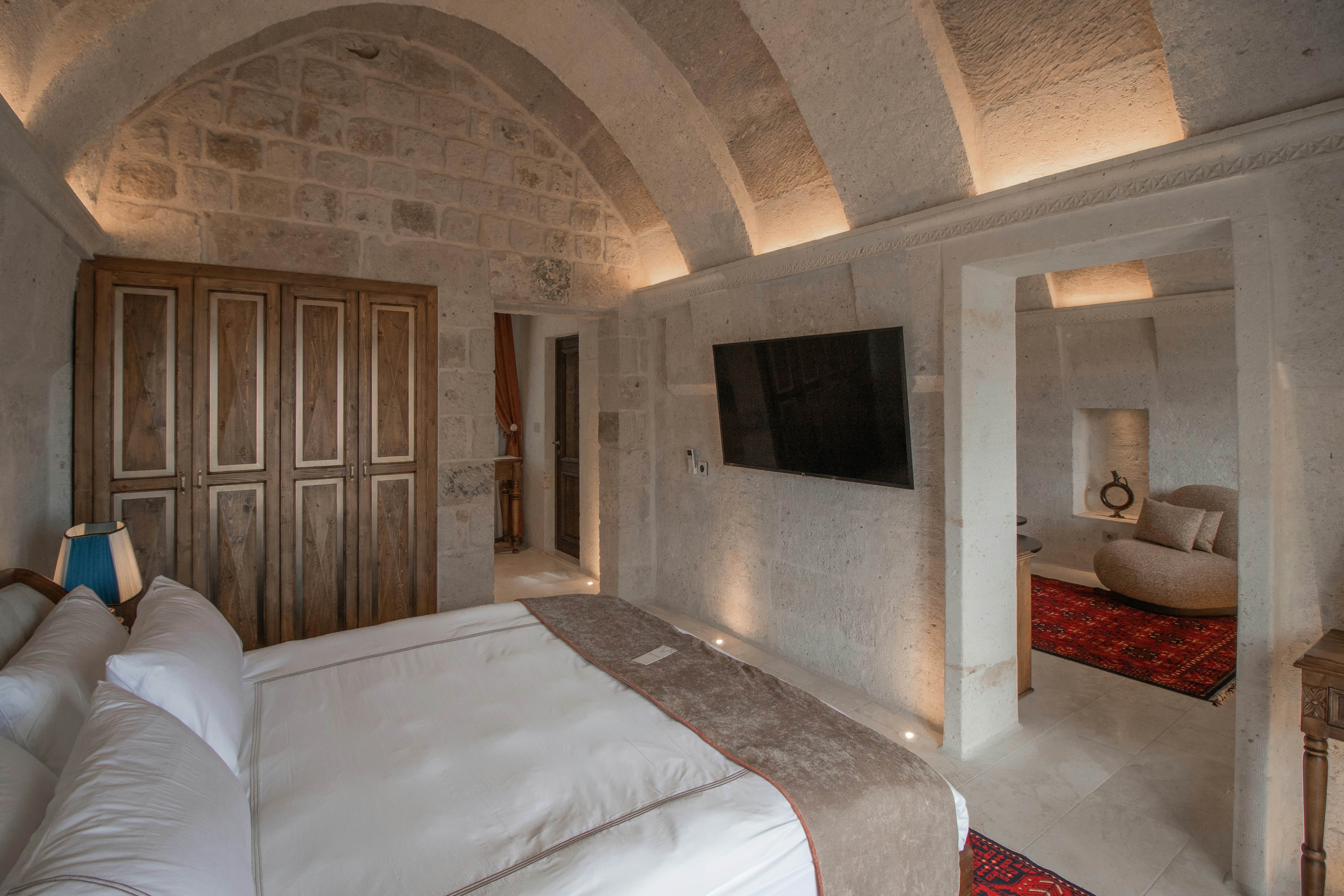 Stone Arched Luxury Suite - Bedroom