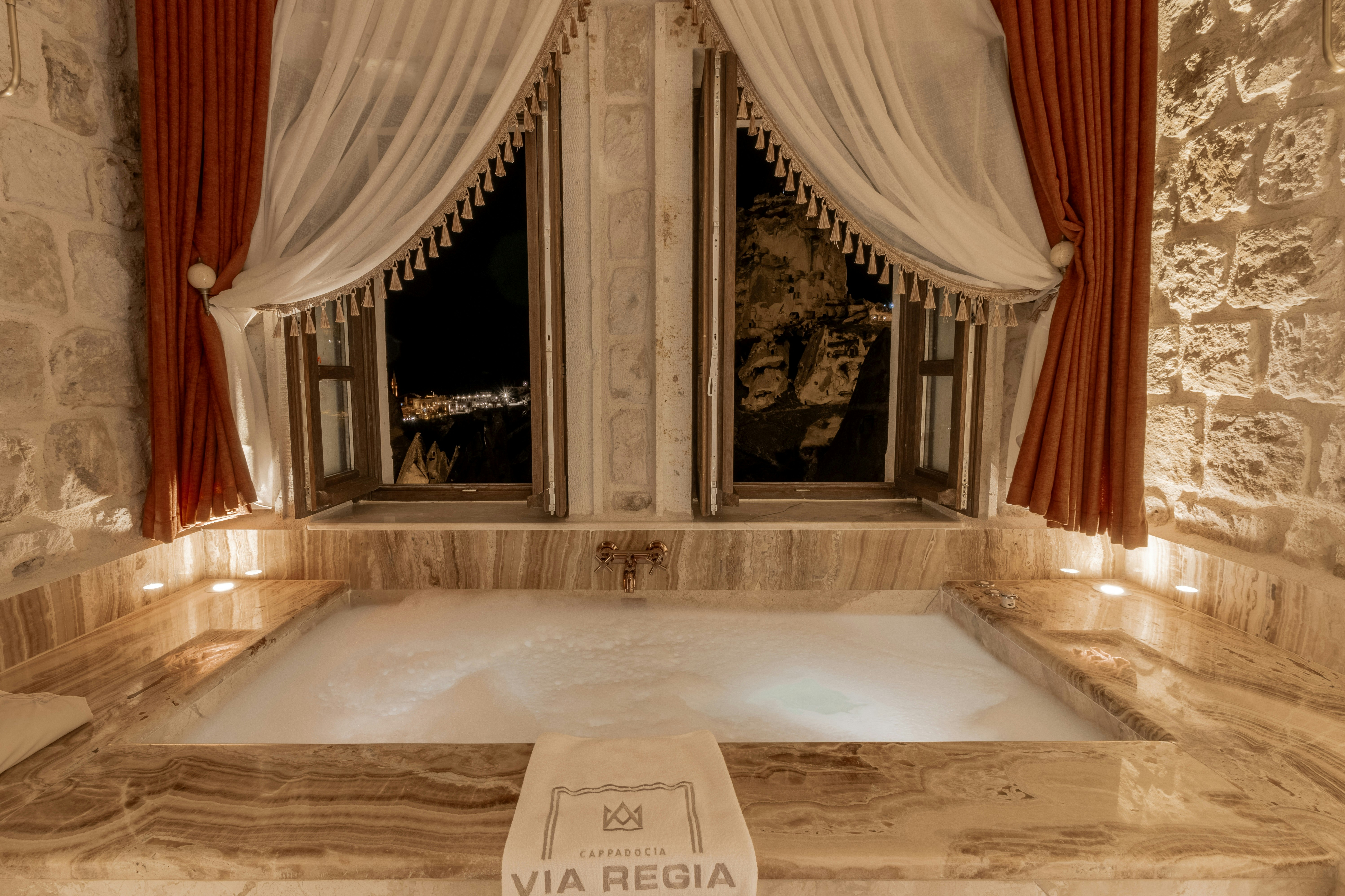 Stone Arched Private Suite - Bathtub