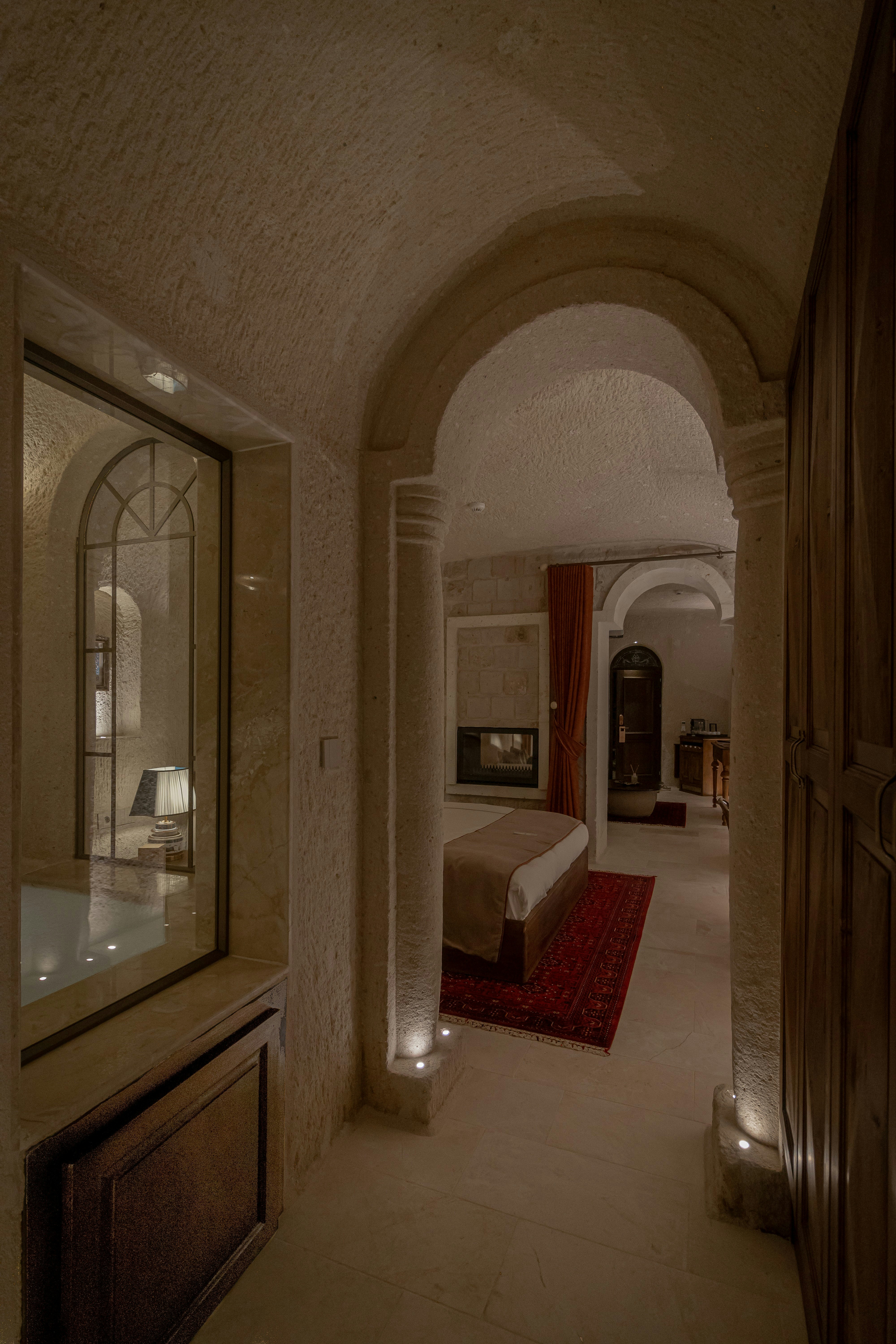 Natural Cave Queen Suite - Room Details