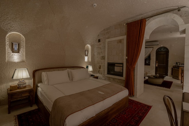 Natural Cave Queen Suite