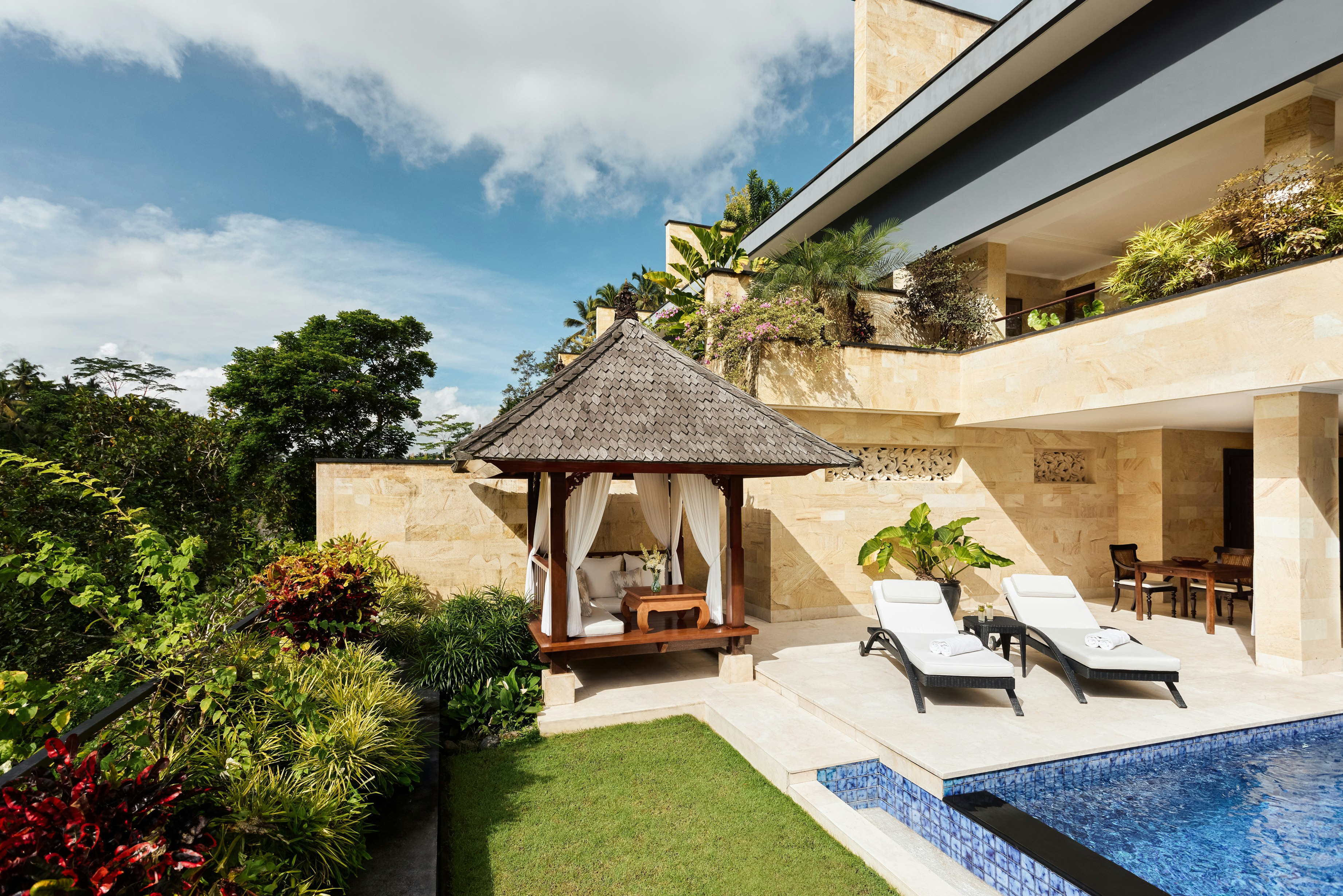 Vice Regal Outside Pool And Terrace