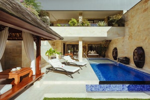 Vice Regal Outside Of Whole Villa