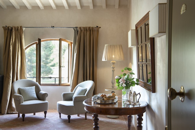 Deluxe Suite - Living Area
