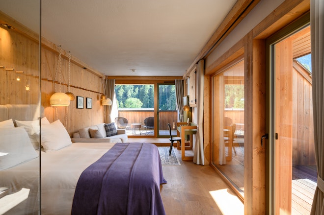 Corner Deluxe Suite