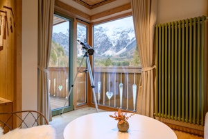 Corner Deluxe Suite