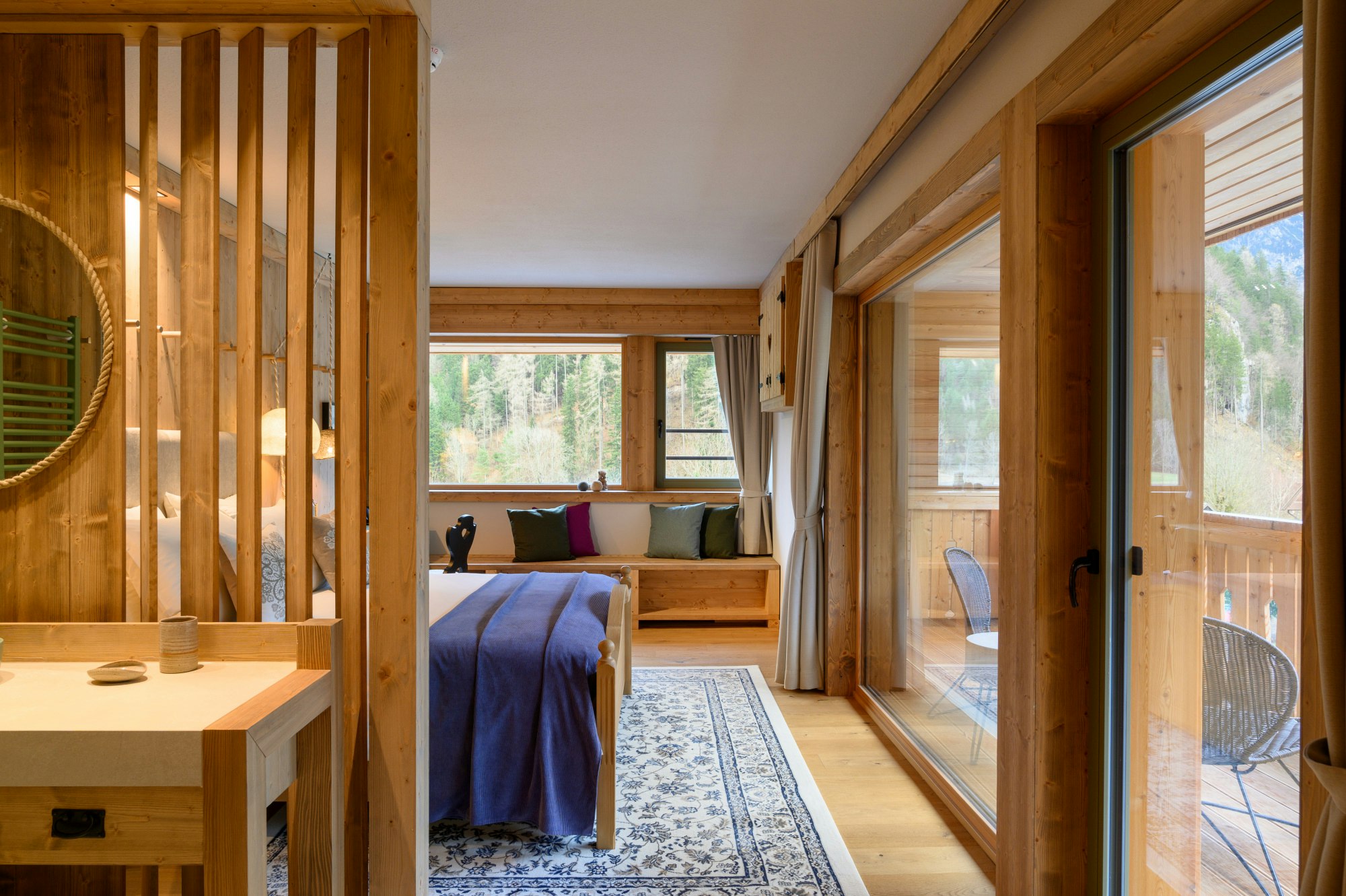 Corner Deluxe Family Room