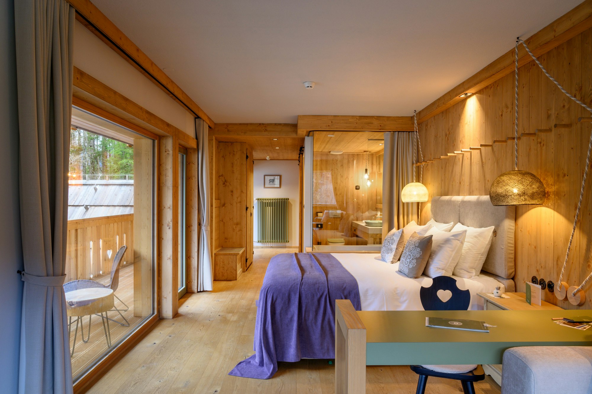 Corner Deluxe Family Room