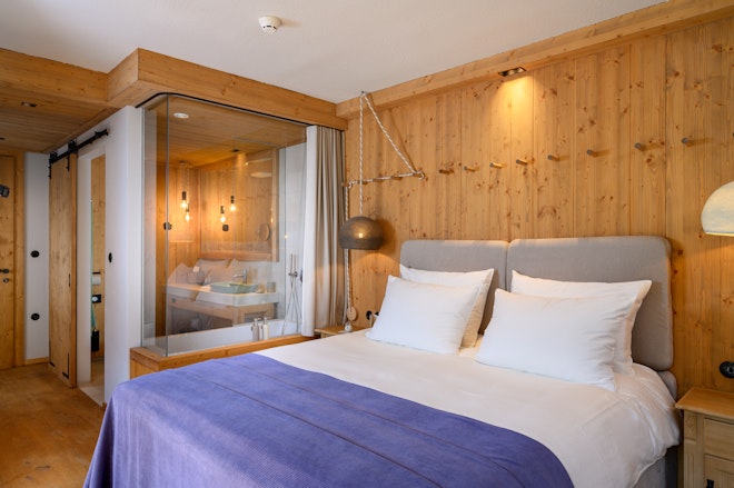 Corner Deluxe Suite