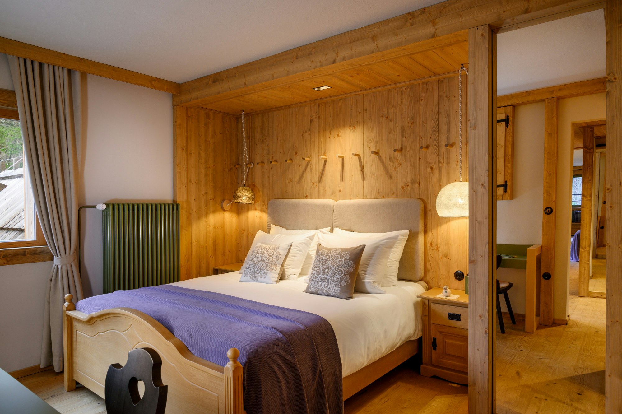 Corner Deluxe Family Room