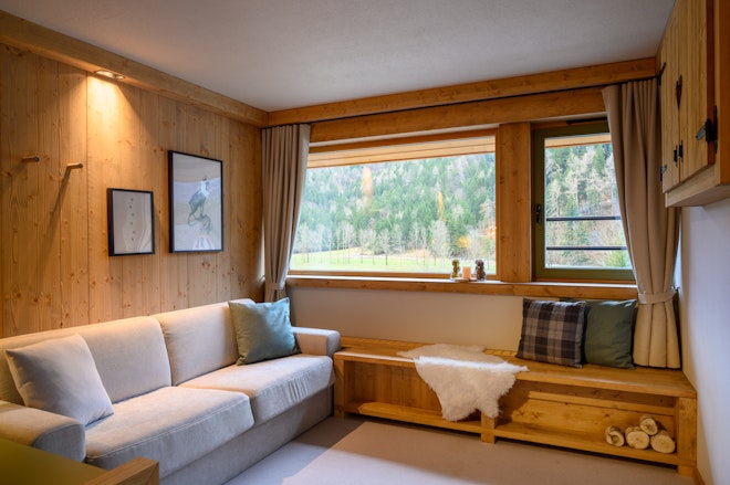 Corner Deluxe Family Room