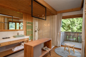 Corner Deluxe Room